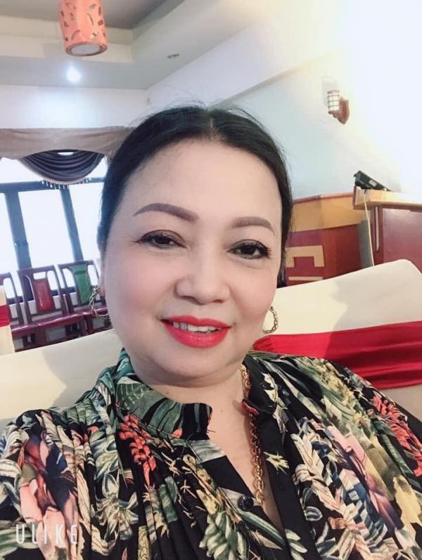 Cô Hoàng Dung